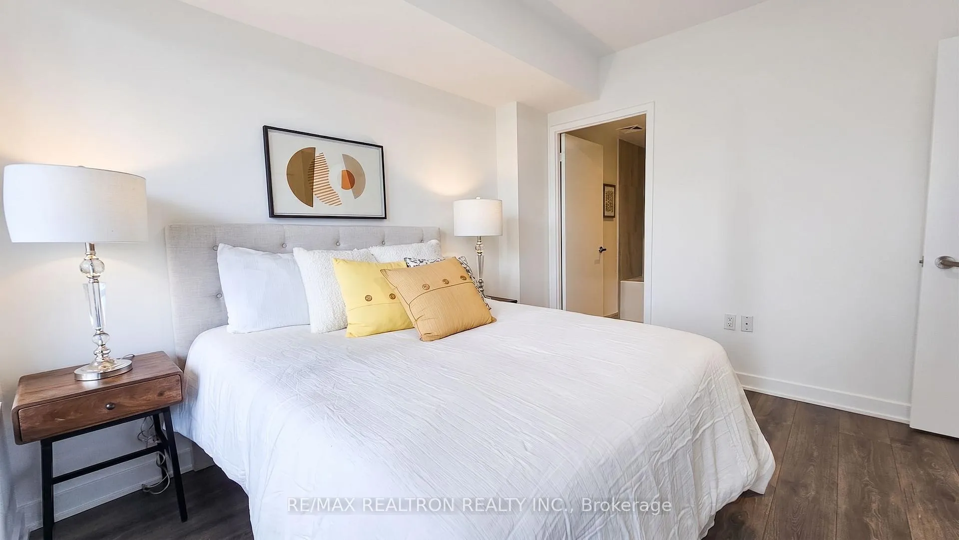 Photo 7 of Unit 2111, 195 Redpath Avenue, Toronto, Mount Pleasant West — HOMEH