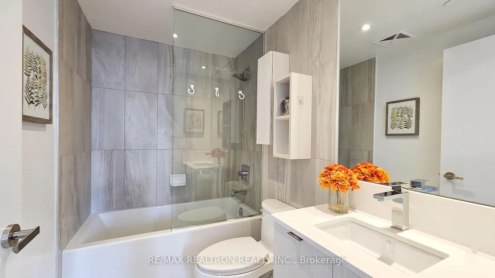 Photo 10 of Unit 2111, 195 Redpath Avenue, Toronto, Mount Pleasant West — HOMEH