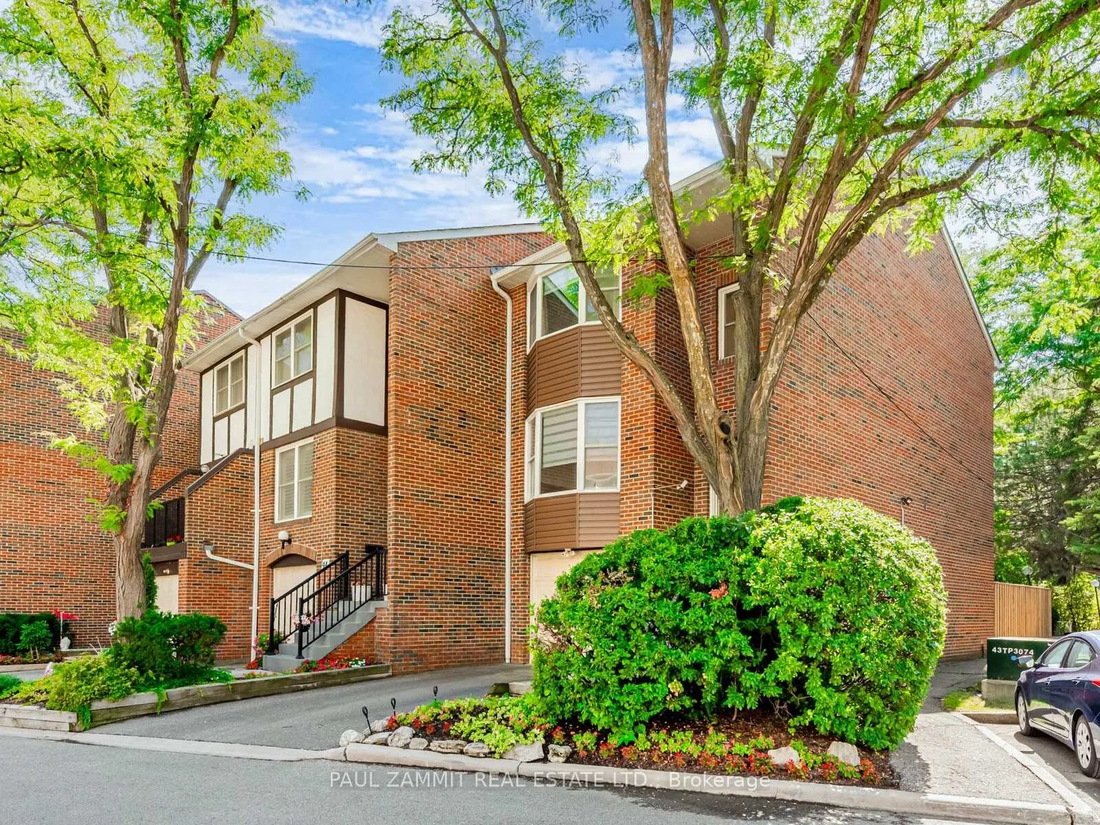 Photo 2 of 42 Windsor Court Road, Markham, German Mills — HOMEH