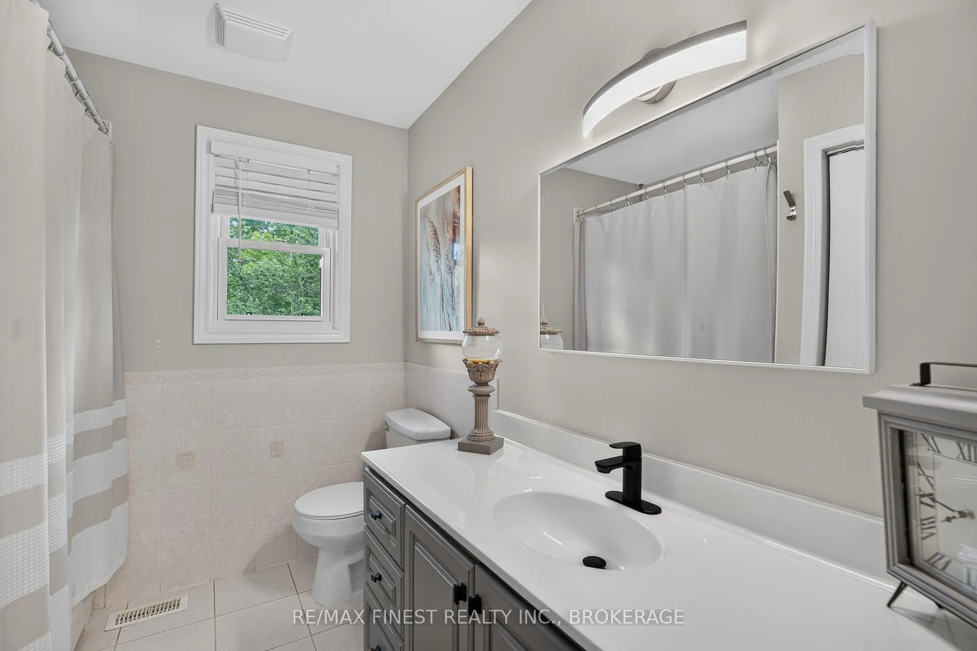 Photo 23 of 35 Keller Drive, Belleville, Belleville Ward — HOMEH