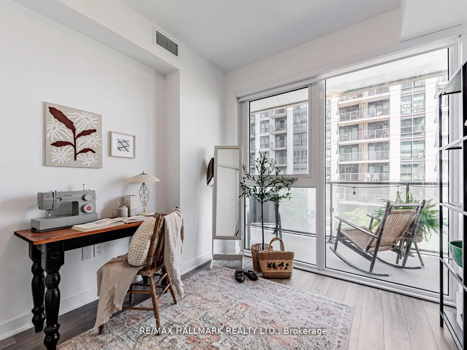 Photo 22 of Unit 404, 105 Oneida Crescent, Richmond Hill, Langstaff — HOMEH