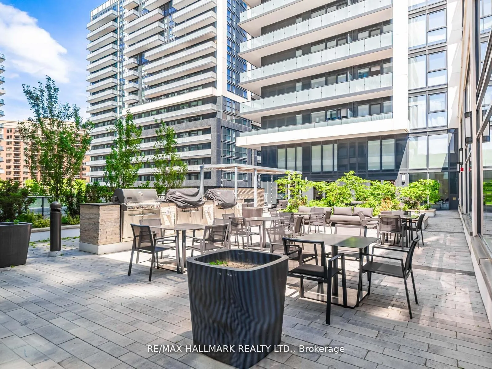 Photo 27 of Unit 404, 105 Oneida Crescent, Richmond Hill, Langstaff — HOMEH
