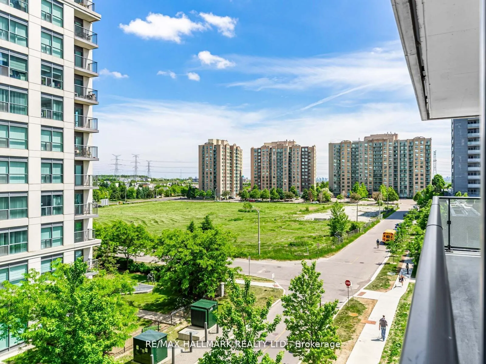 Photo 31 of Unit 404, 105 Oneida Crescent, Richmond Hill, Langstaff — HOMEH