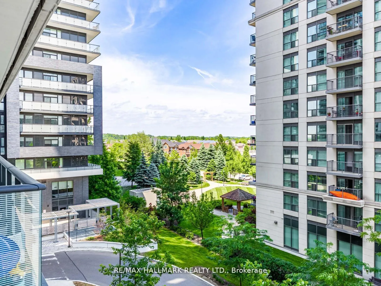 Photo 32 of Unit 404, 105 Oneida Crescent, Richmond Hill, Langstaff — HOMEH