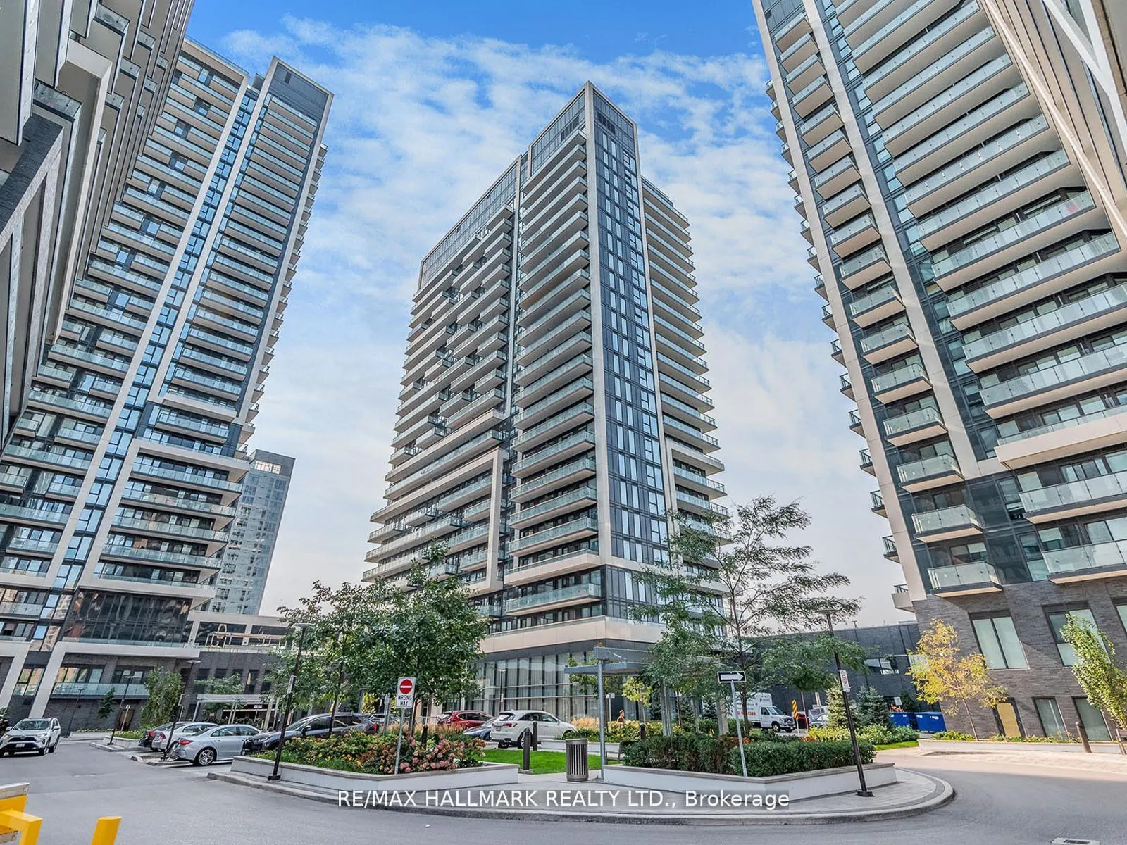 Photo 36 of Unit 404, 105 Oneida Crescent, Richmond Hill, Langstaff — HOMEH