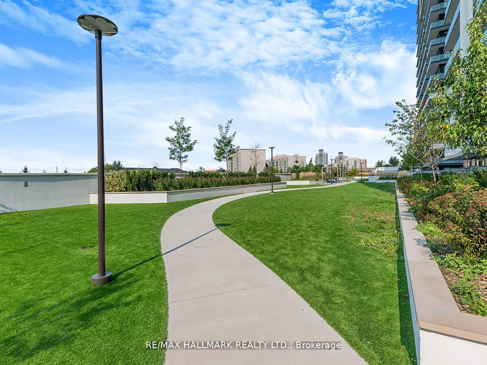 Photo 41 of Unit 404, 105 Oneida Crescent, Richmond Hill, Langstaff — HOMEH