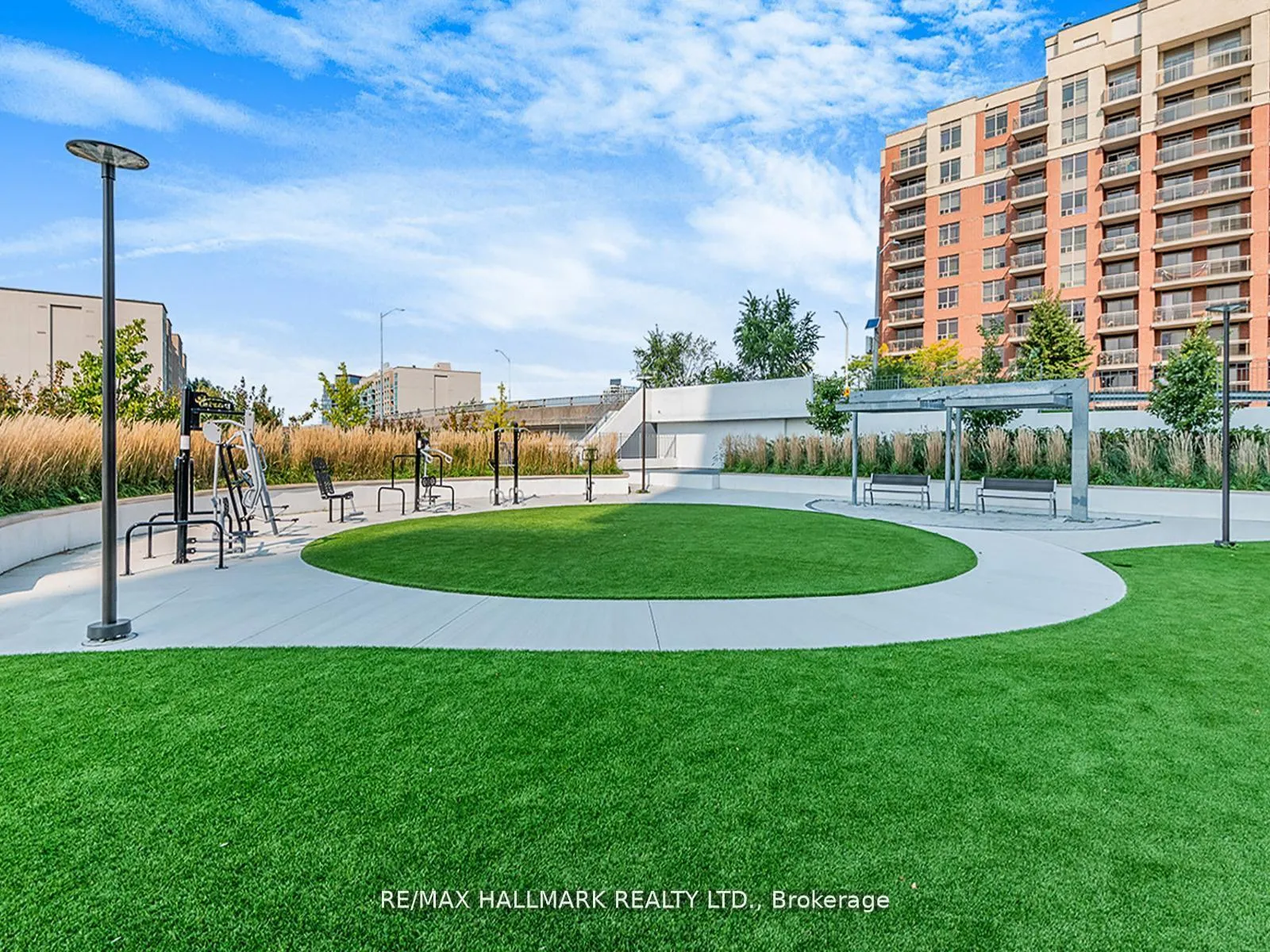 Photo 42 of Unit 404, 105 Oneida Crescent, Richmond Hill, Langstaff — HOMEH