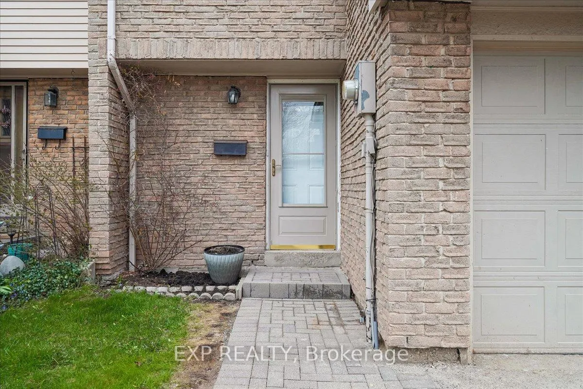 Photo 1 of Unit 72, 1556 Lancaster Drive, Oakville, Falgarwood — HOMEH