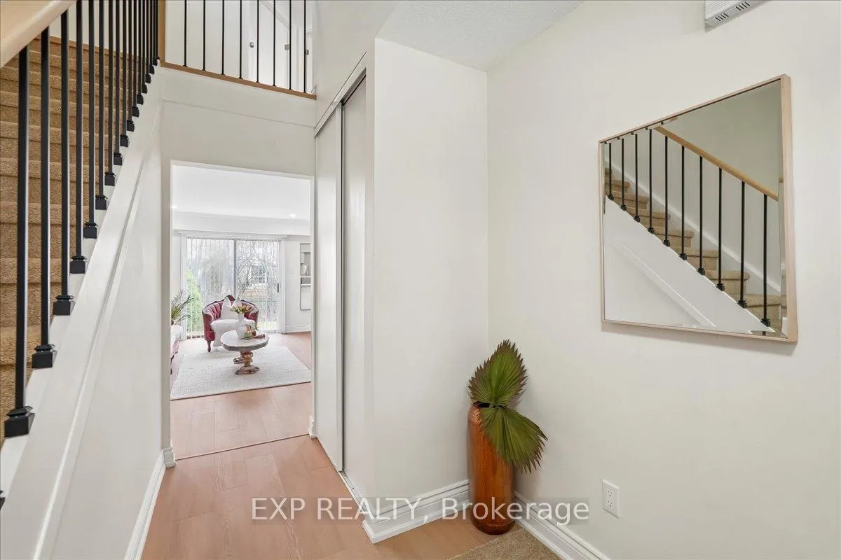 Photo 2 of Unit 72, 1556 Lancaster Drive, Oakville, Falgarwood — HOMEH