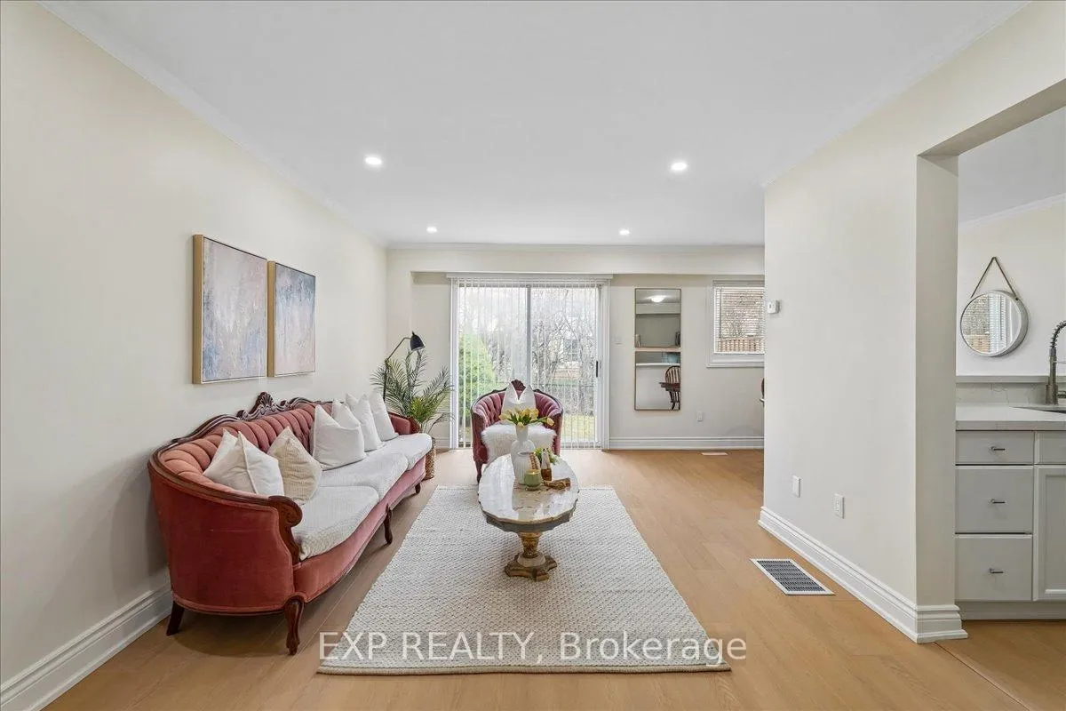 Photo 3 of Unit 72, 1556 Lancaster Drive, Oakville, Falgarwood — HOMEH