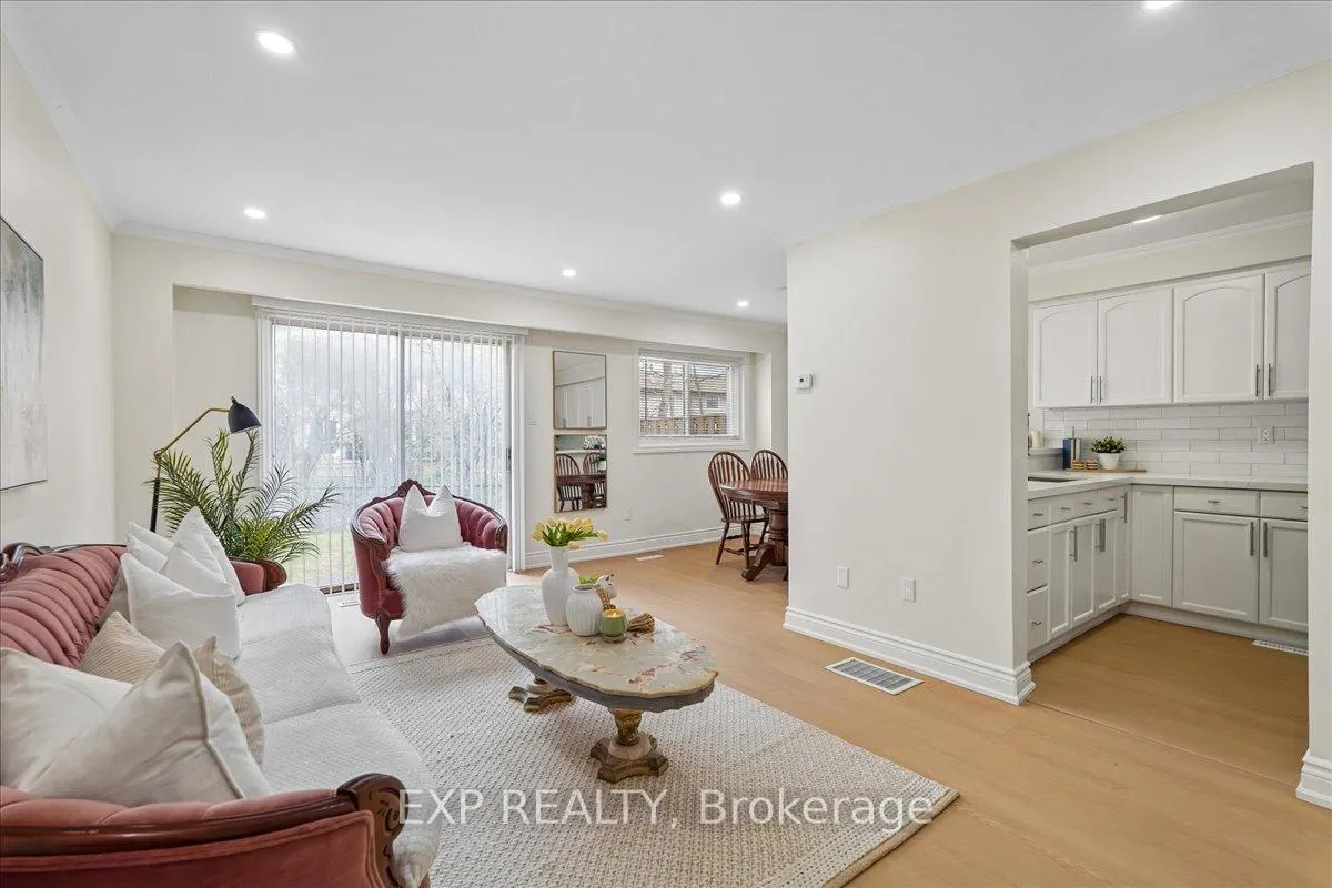 Photo 4 of Unit 72, 1556 Lancaster Drive, Oakville, Falgarwood — HOMEH