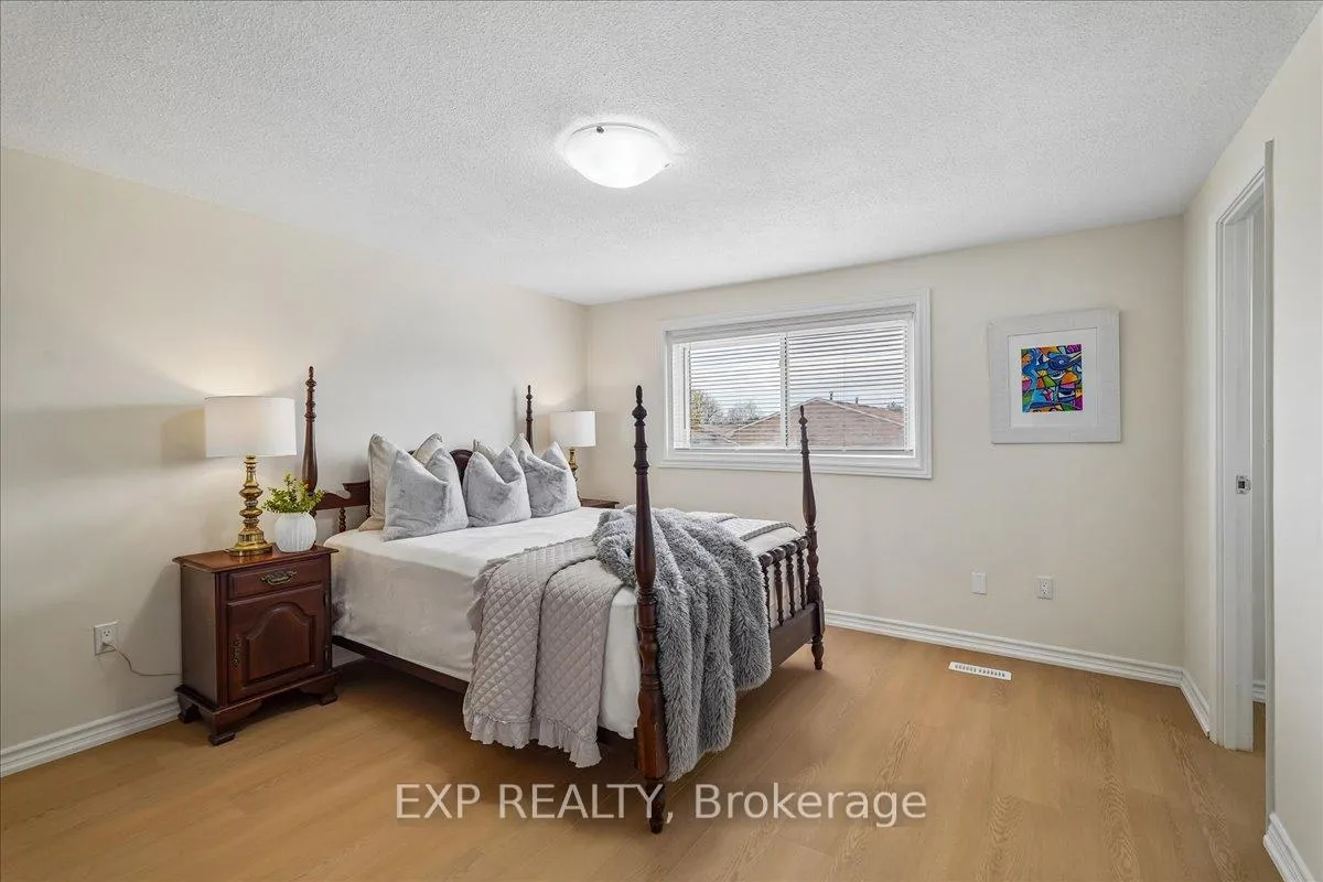 Photo 11 of Unit 72, 1556 Lancaster Drive, Oakville, Falgarwood — HOMEH