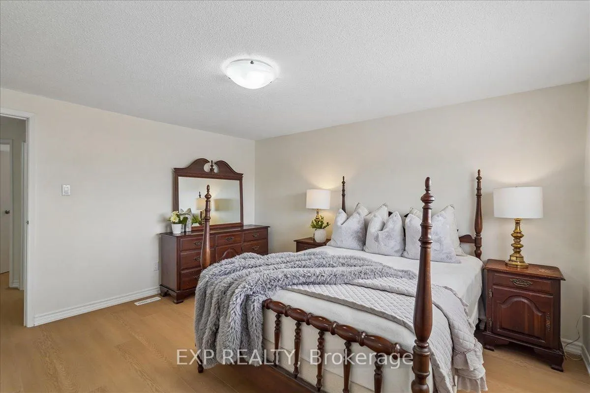 Photo 12 of Unit 72, 1556 Lancaster Drive, Oakville, Falgarwood — HOMEH