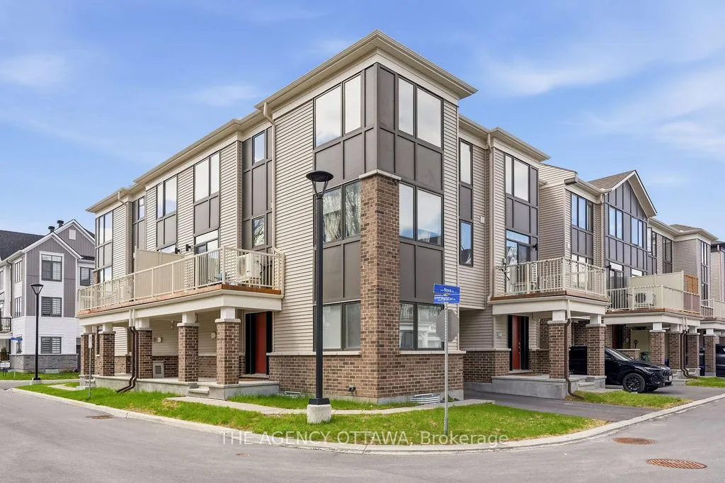 Photo 2 of 920 Nova Private, Ottawa, Barrhaven - Half Moon Bay — HOMEH