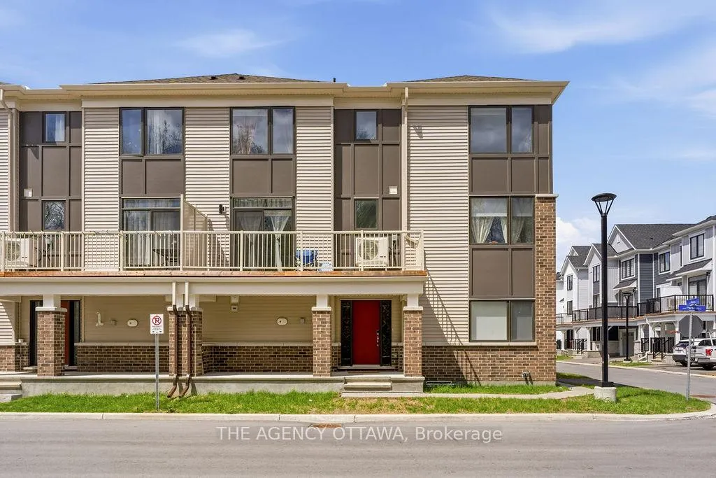 Photo 3 of 920 Nova Private, Ottawa, Barrhaven - Half Moon Bay — HOMEH
