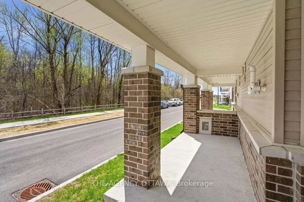 Photo 6 of 920 Nova Private, Ottawa, Barrhaven - Half Moon Bay — HOMEH