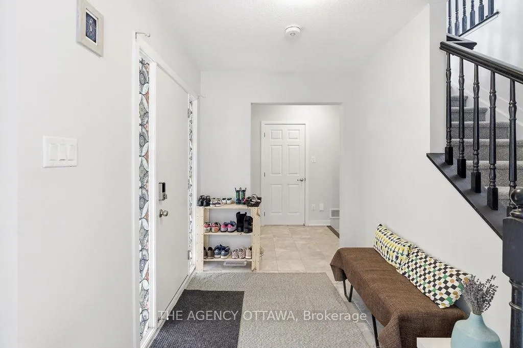 Photo 7 of 920 Nova Private, Ottawa, Barrhaven - Half Moon Bay — HOMEH