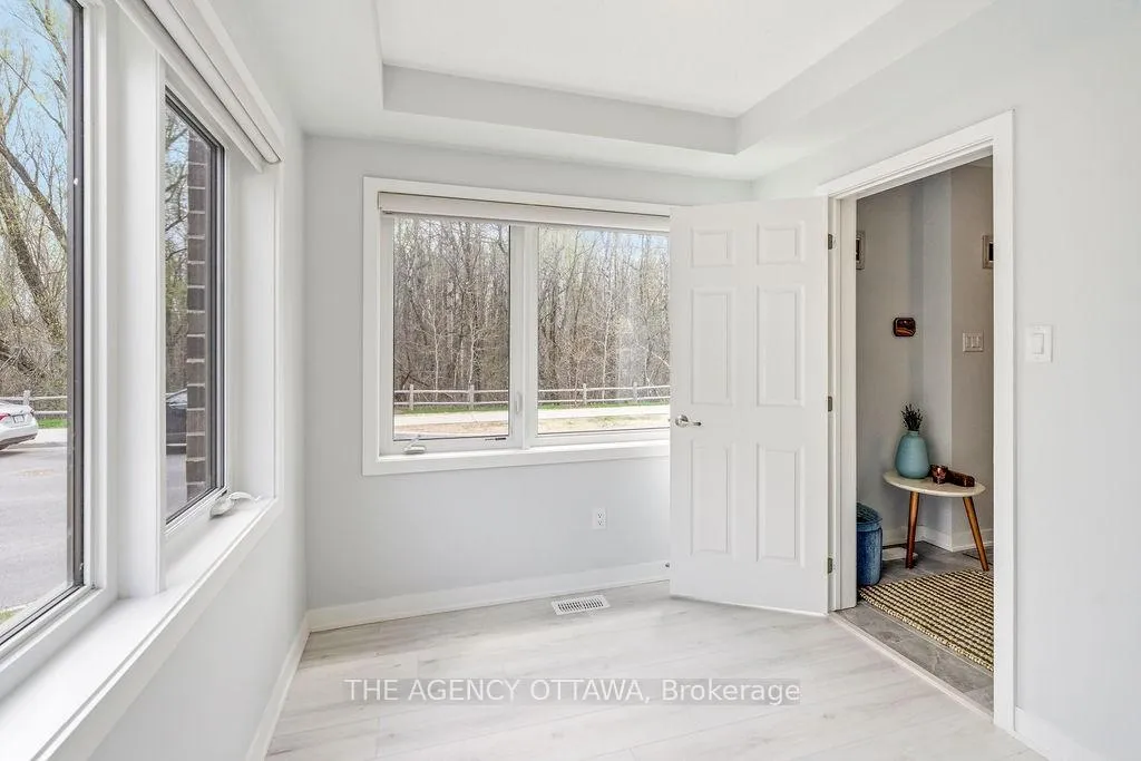 Photo 9 of 920 Nova Private, Ottawa, Barrhaven - Half Moon Bay — HOMEH