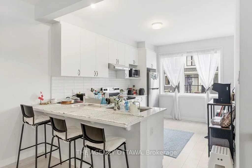 Photo 19 of 920 Nova Private, Ottawa, Barrhaven - Half Moon Bay — HOMEH