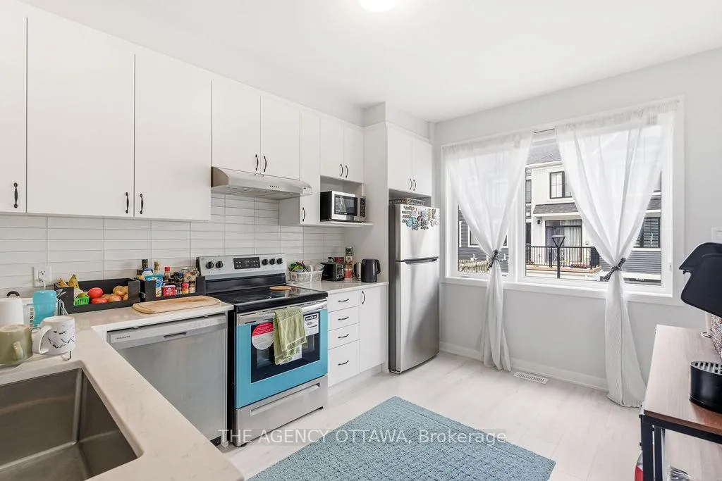 Photo 20 of 920 Nova Private, Ottawa, Barrhaven - Half Moon Bay — HOMEH