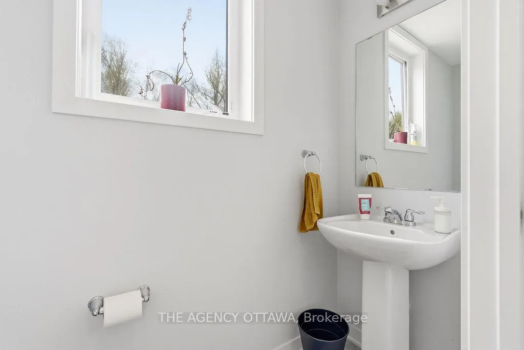 Photo 23 of 920 Nova Private, Ottawa, Barrhaven - Half Moon Bay — HOMEH