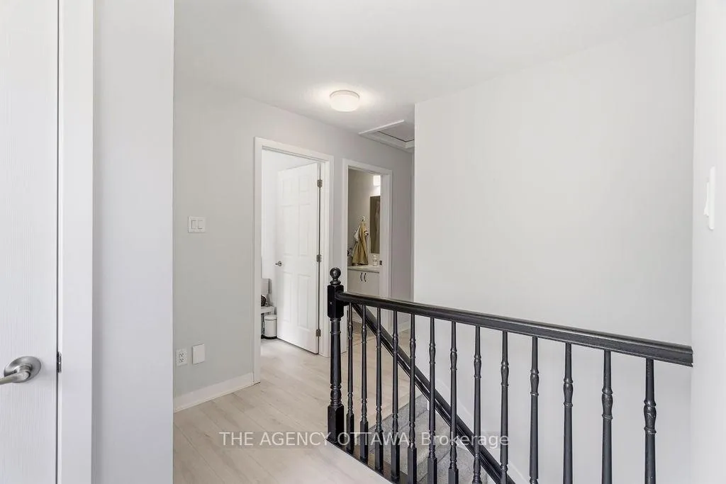 Photo 24 of 920 Nova Private, Ottawa, Barrhaven - Half Moon Bay — HOMEH