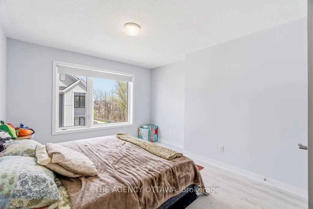 Photo 28 of 920 Nova Private, Ottawa, Barrhaven - Half Moon Bay — HOMEH