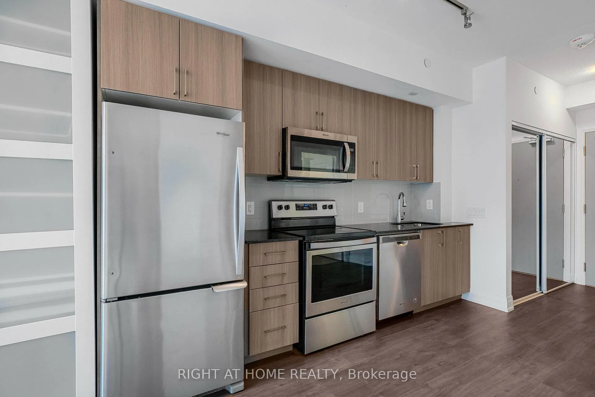 Photo 6 of Unit 633, 591 Sheppard Avenue, North York, Bayview Village — HOMEH