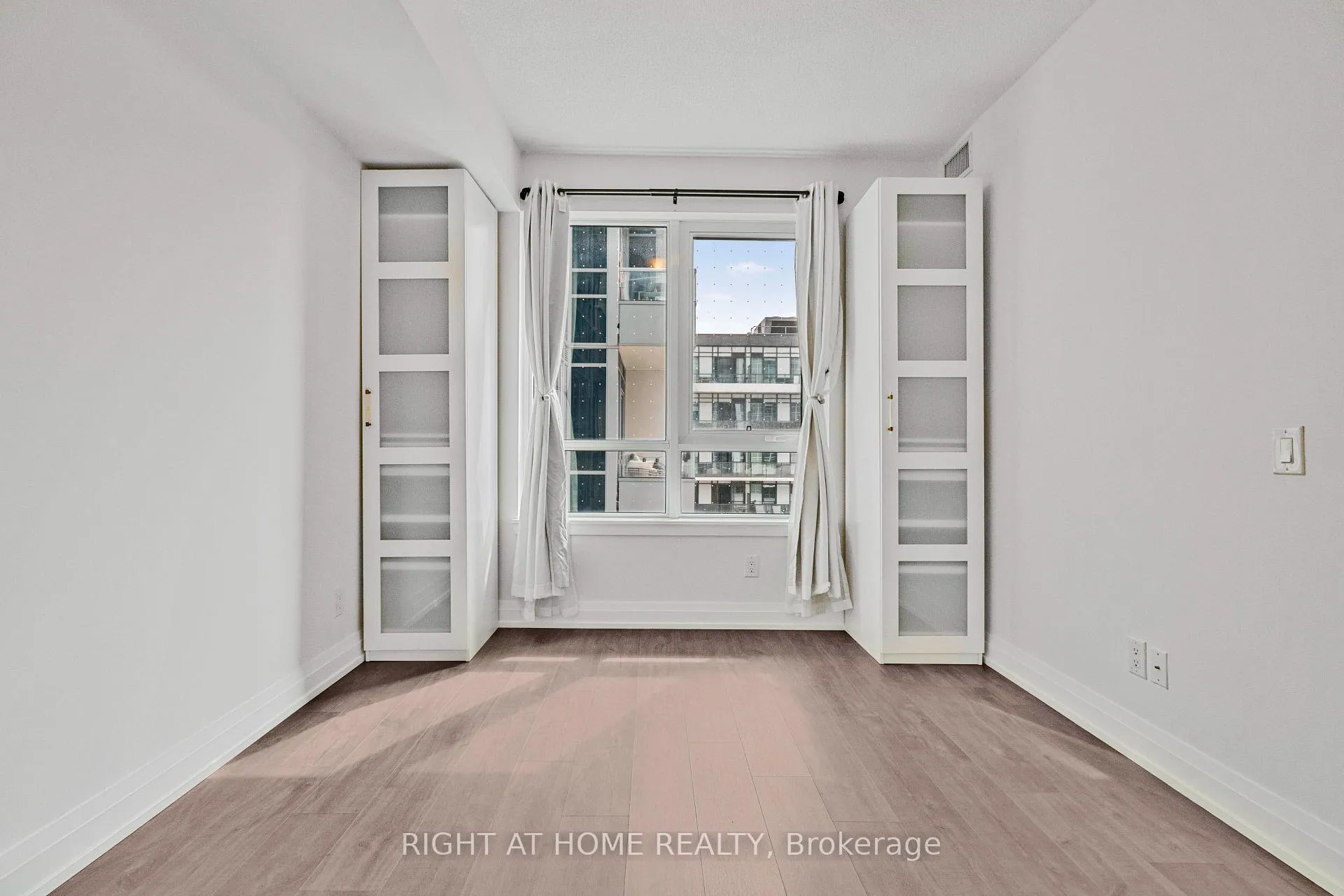 Photo 8 of Unit 633, 591 Sheppard Avenue, North York, Bayview Village — HOMEH
