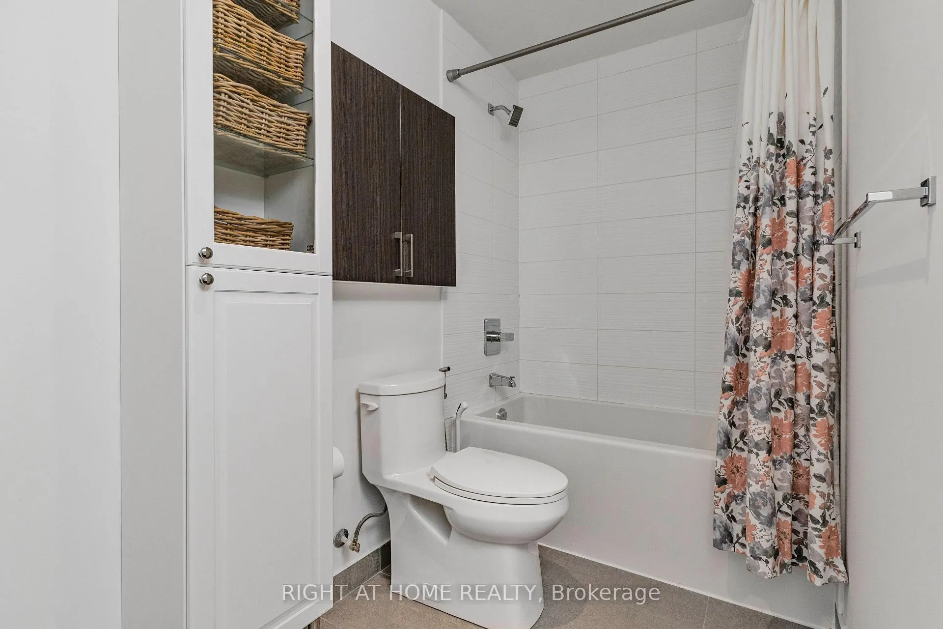 Photo 12 of Unit 633, 591 Sheppard Avenue, North York, Bayview Village — HOMEH