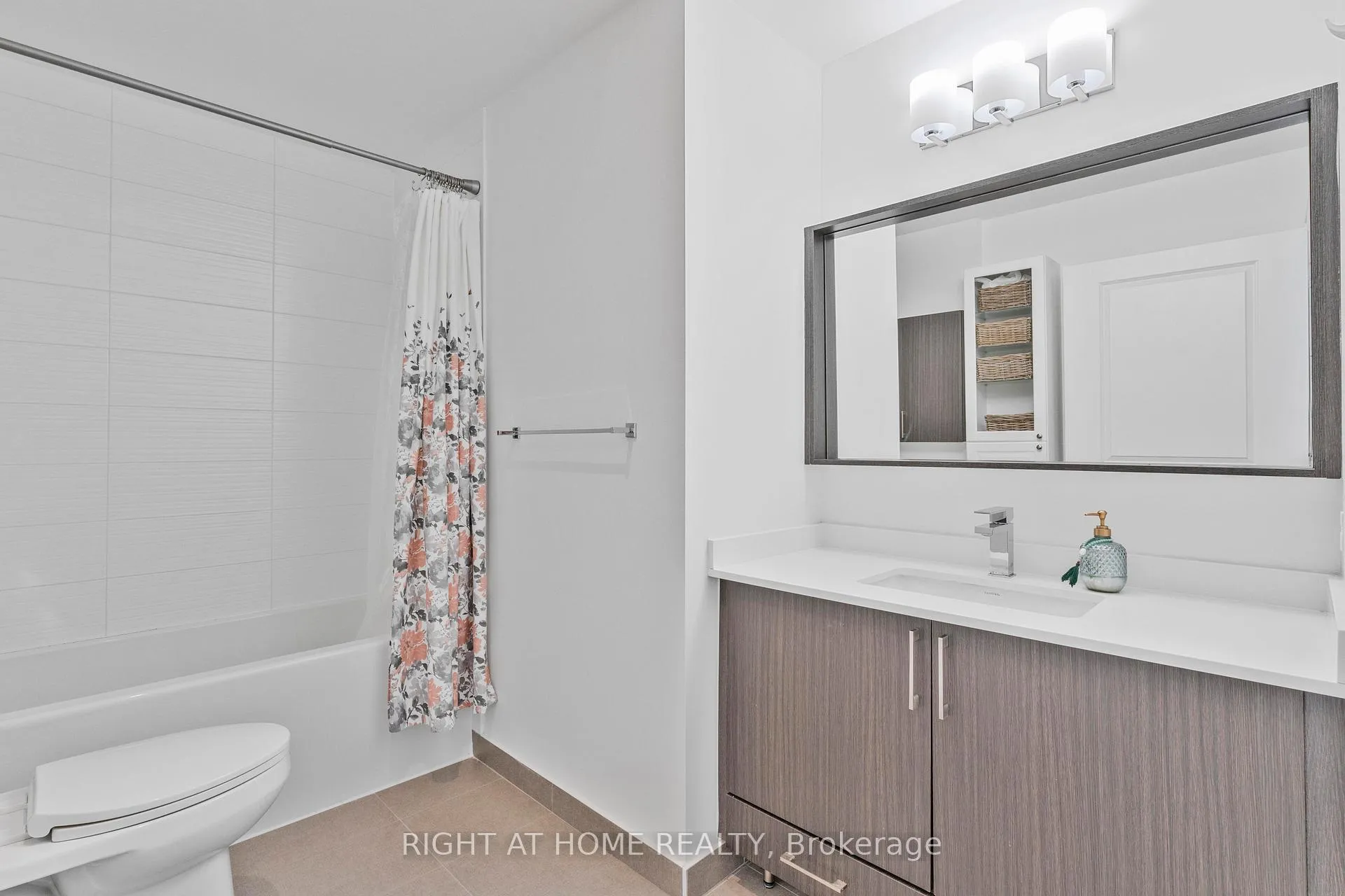 Photo 13 of Unit 633, 591 Sheppard Avenue, North York, Bayview Village — HOMEH