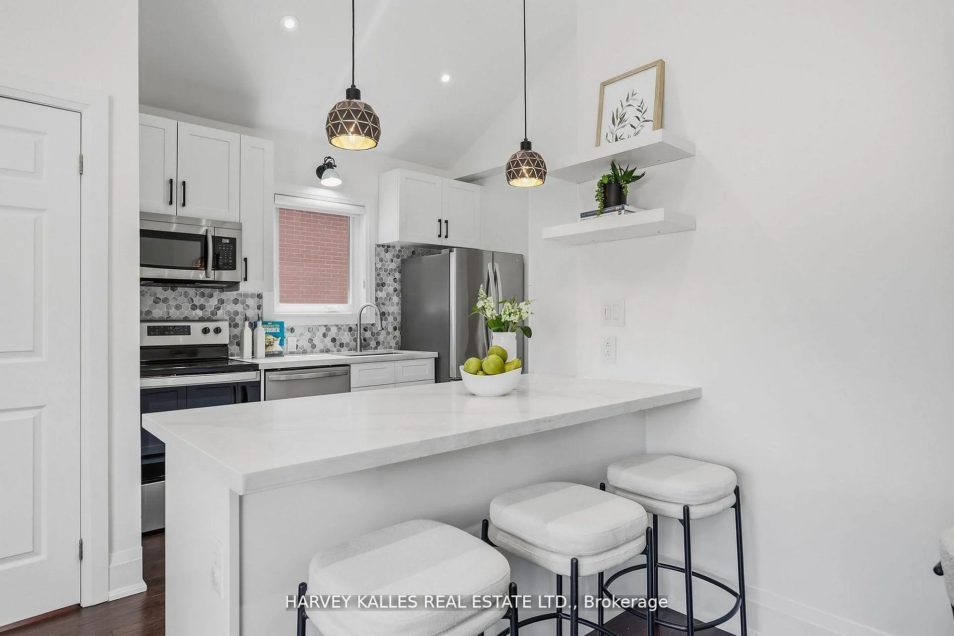 Photo 10 of 568 Northcliffe Boulevard, Toronto, Oakwood Village — HOMEH