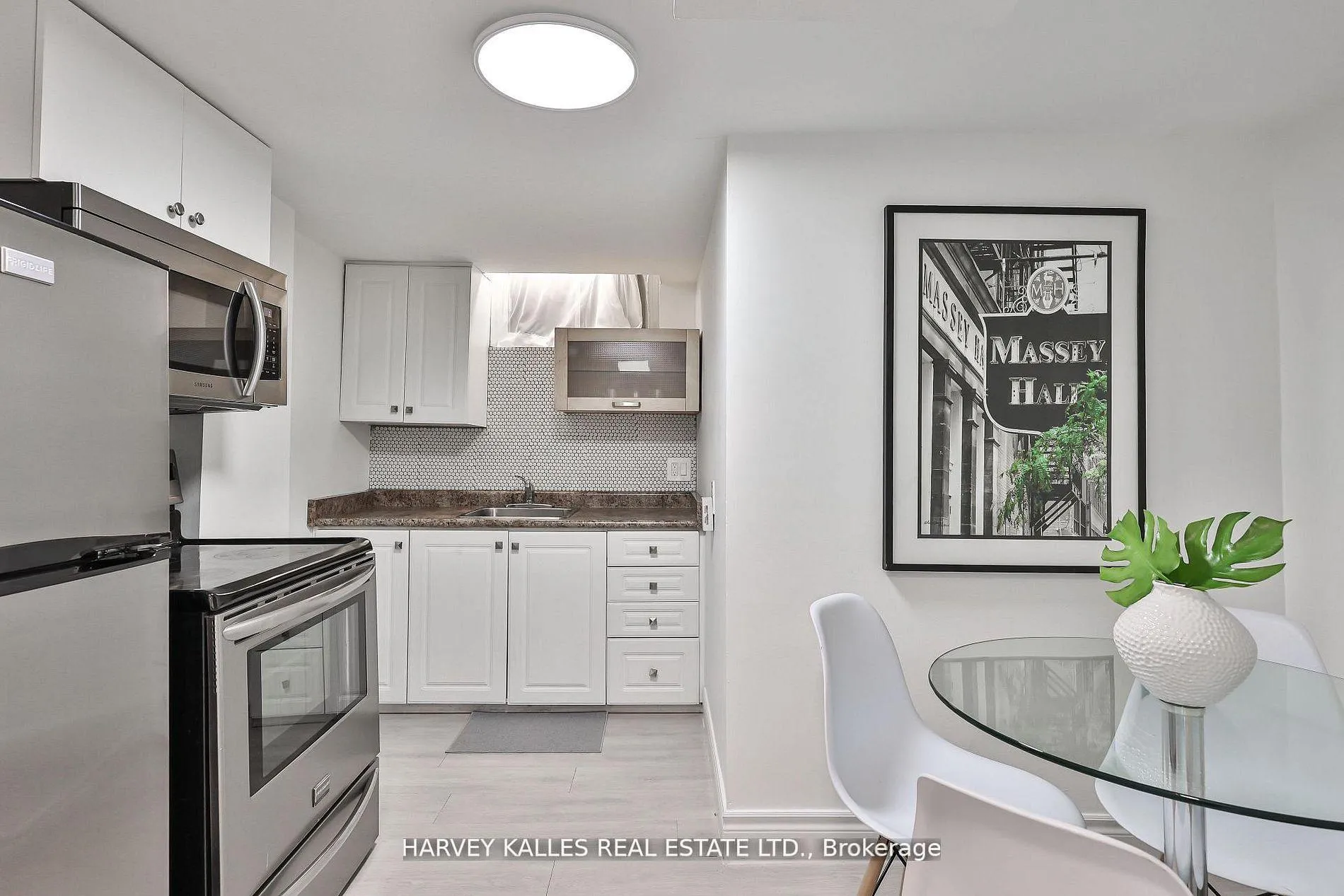 Photo 30 of 568 Northcliffe Boulevard, Toronto, Oakwood Village — HOMEH