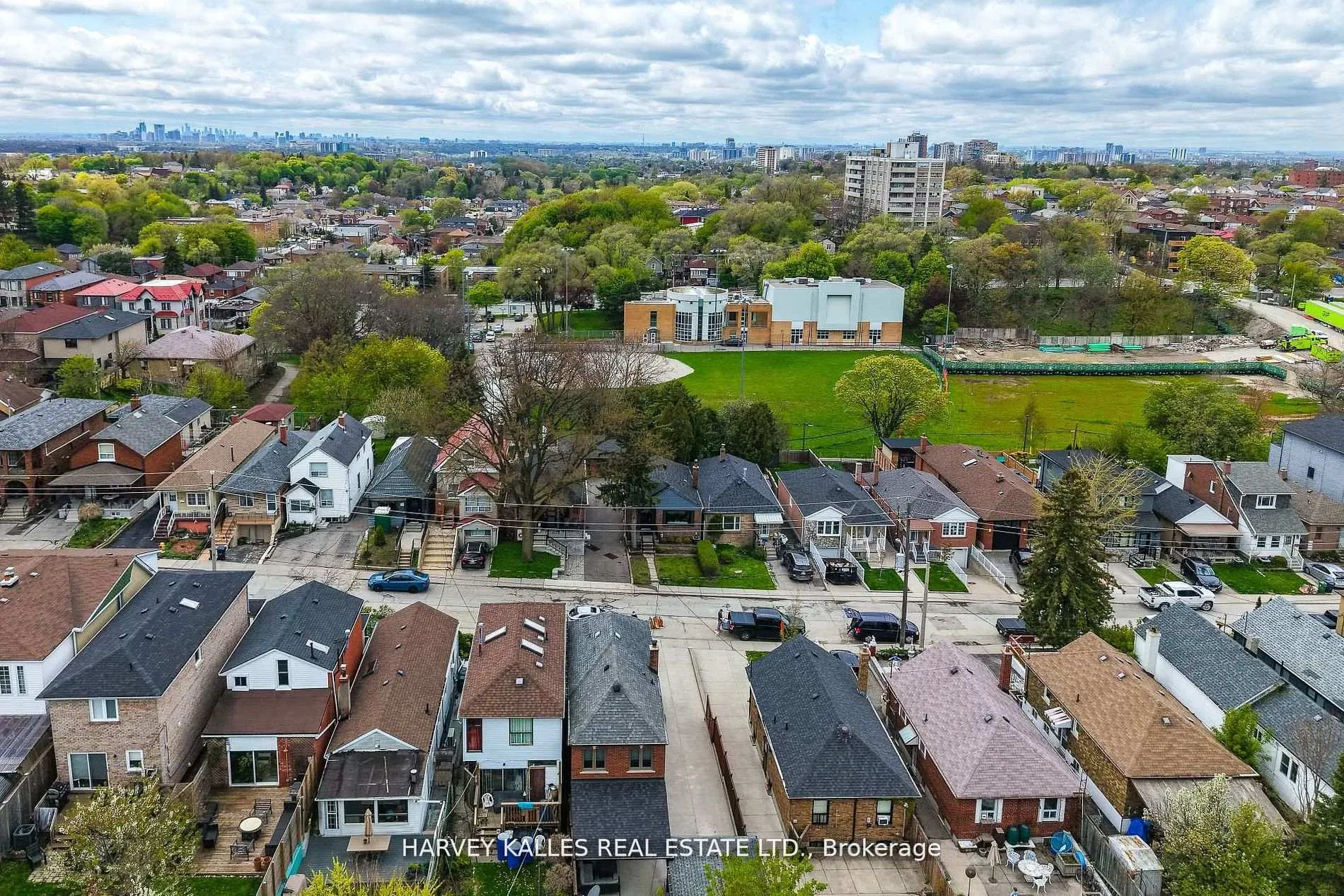 Photo 44 of 568 Northcliffe Boulevard, Toronto, Oakwood Village — HOMEH