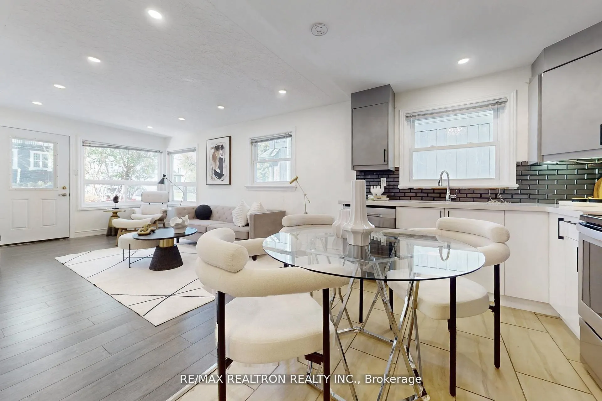 Photo 15 of 59 Machell Avenue, Aurora, Aurora Village — HOMEH