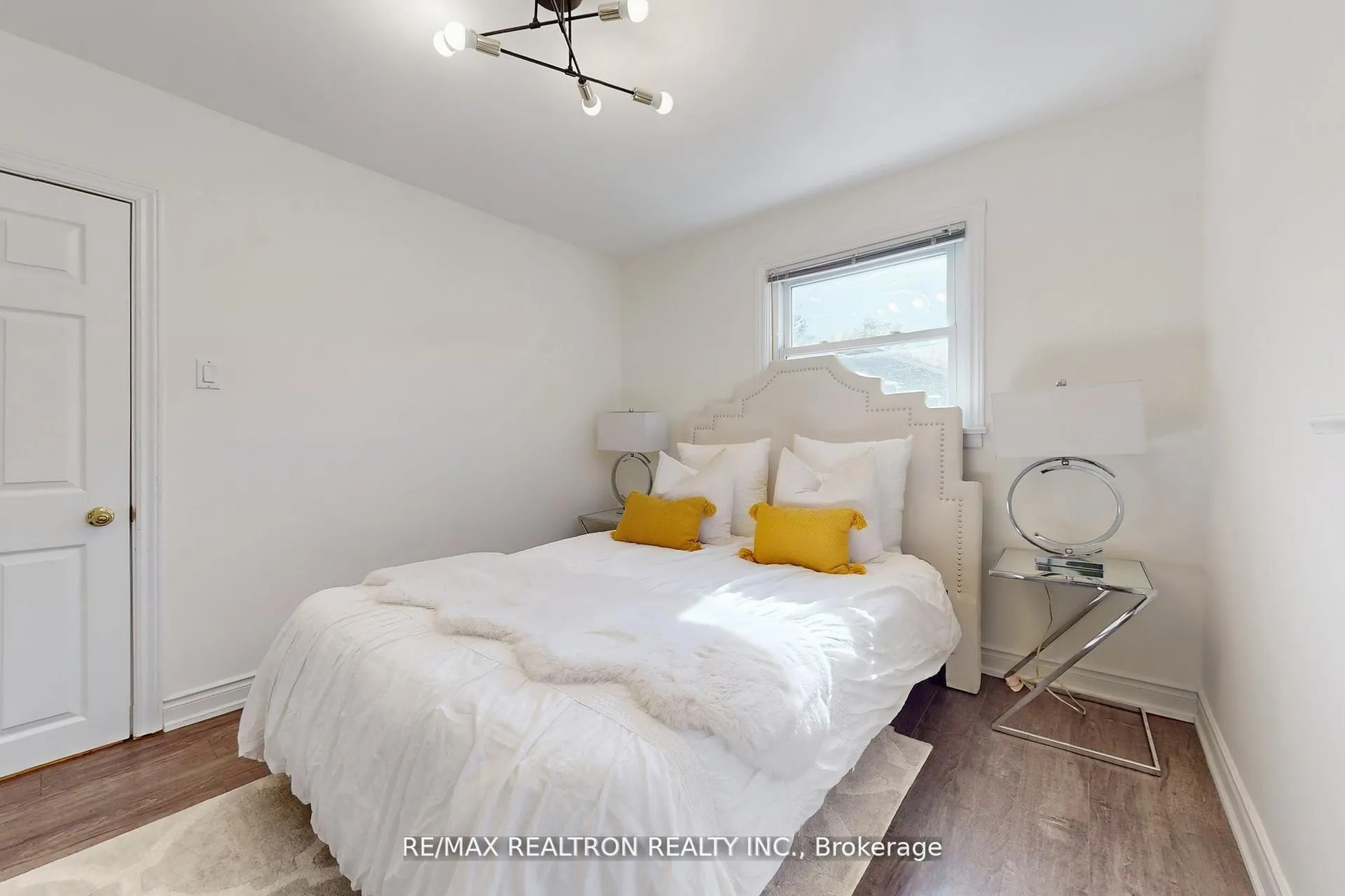 Photo 18 of 59 Machell Avenue, Aurora, Aurora Village — HOMEH