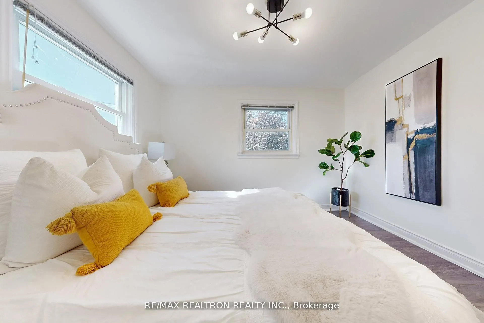 Photo 19 of 59 Machell Avenue, Aurora, Aurora Village — HOMEH