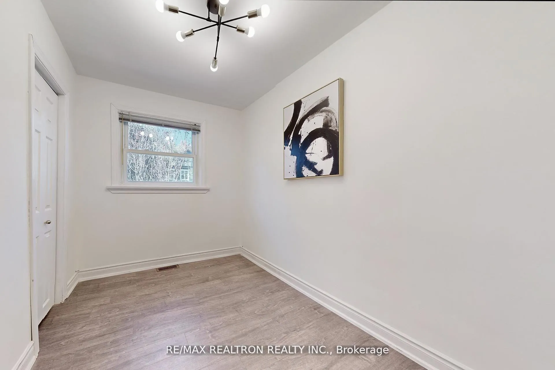 Photo 20 of 59 Machell Avenue, Aurora, Aurora Village — HOMEH