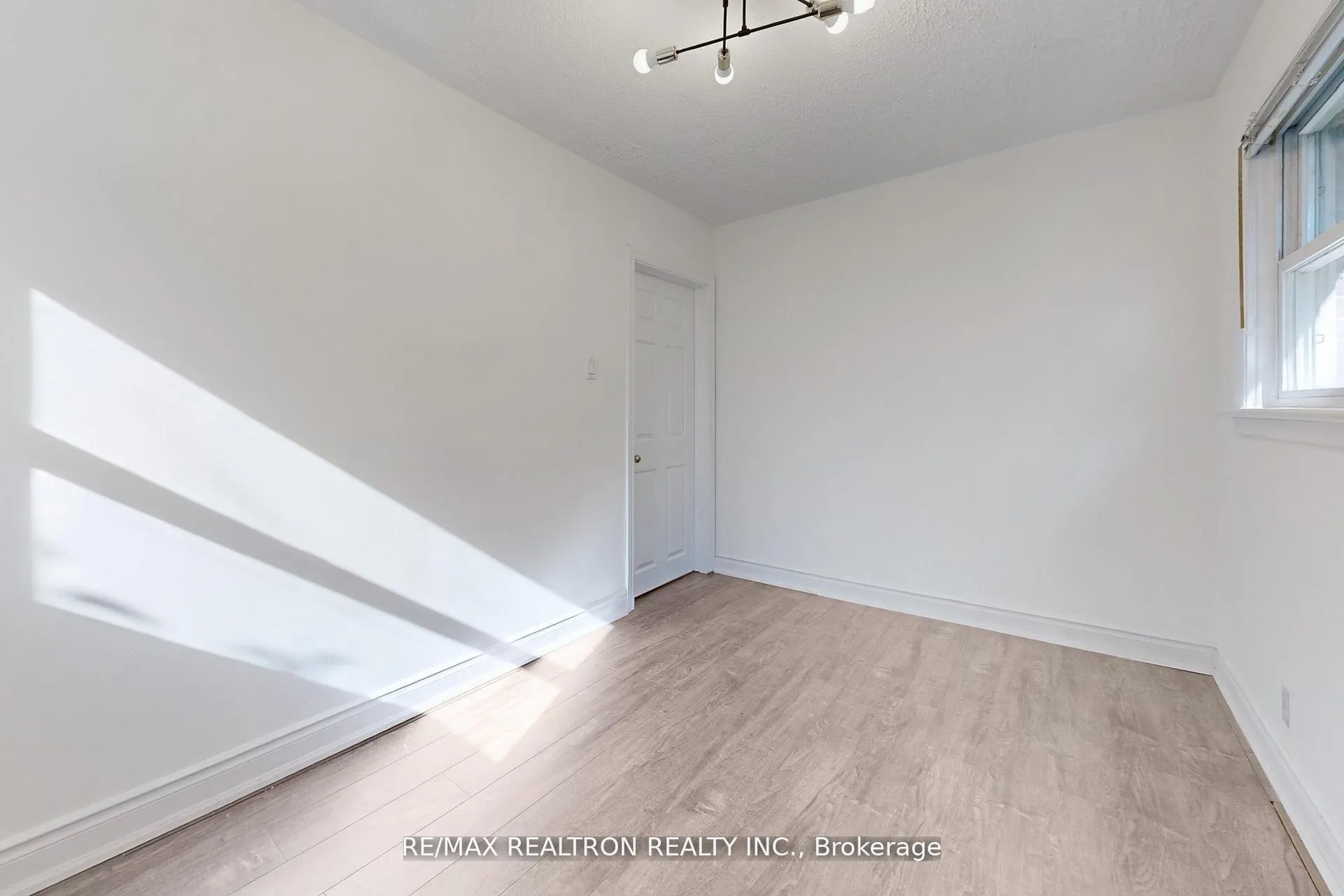 Photo 24 of 59 Machell Avenue, Aurora, Aurora Village — HOMEH