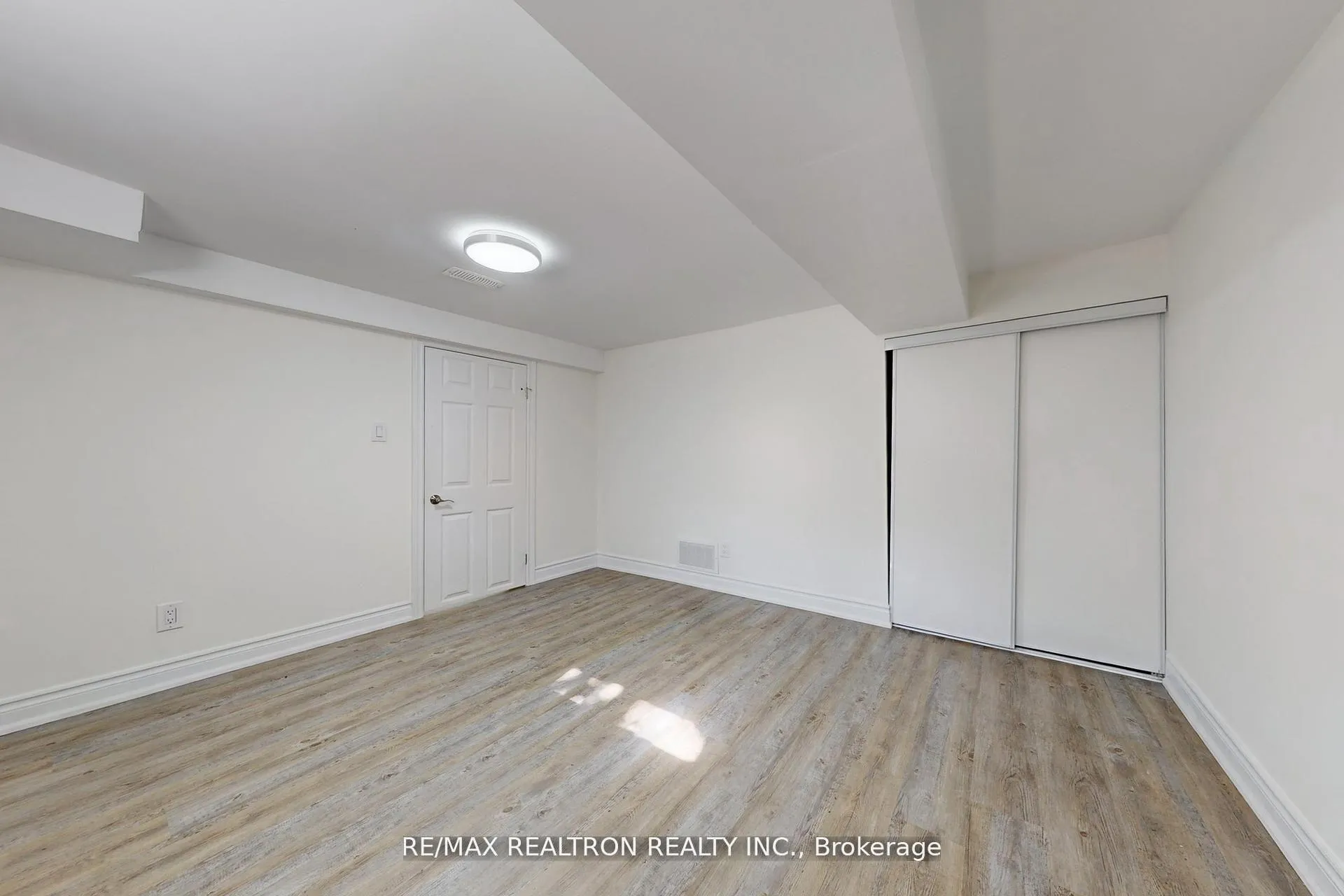 Photo 40 of 59 Machell Avenue, Aurora, Aurora Village — HOMEH