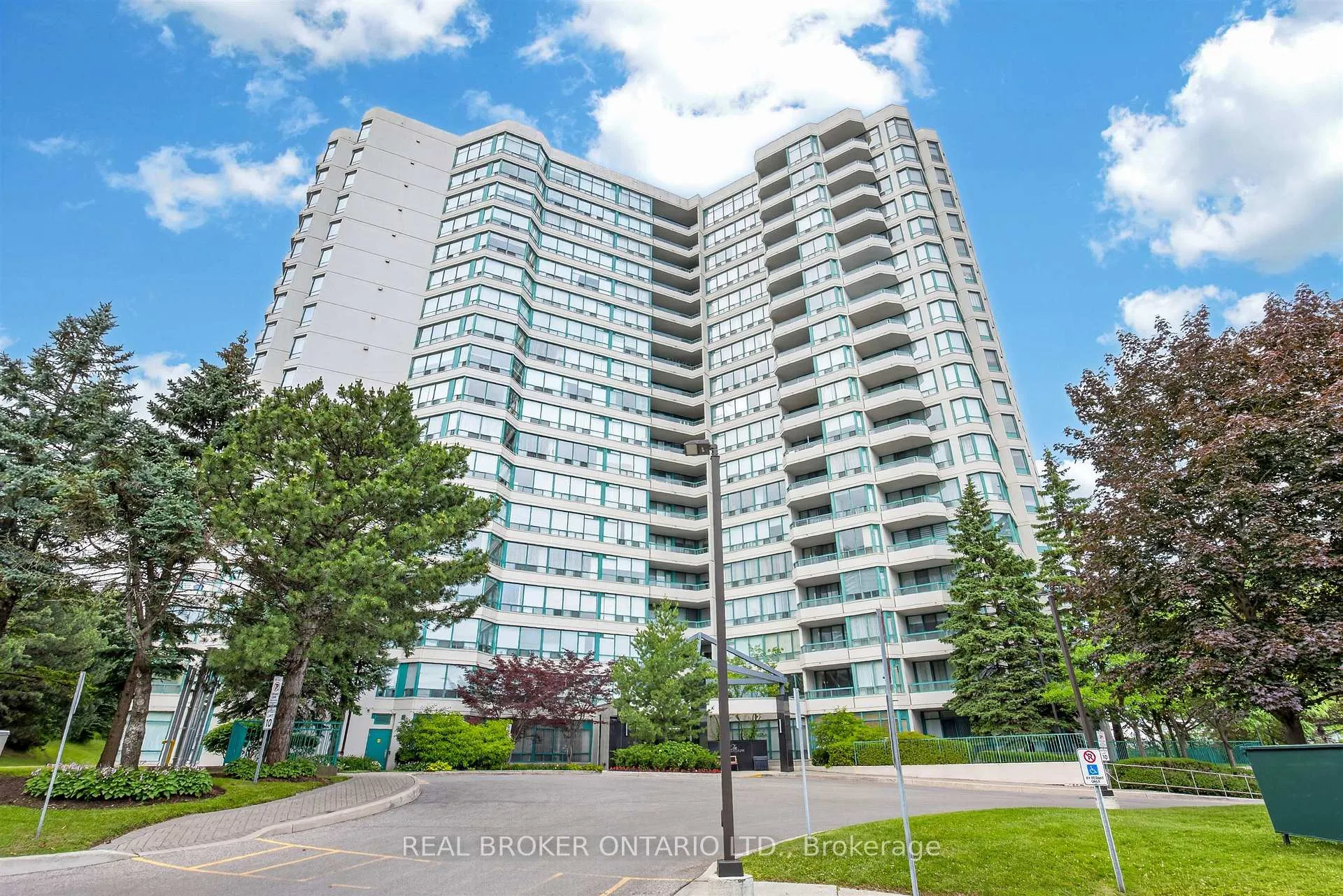 Photo 1 of Unit 501, 7250 Yonge Street, Vaughan, Crestwood-Springfarm-Yorkhill — HOMEH