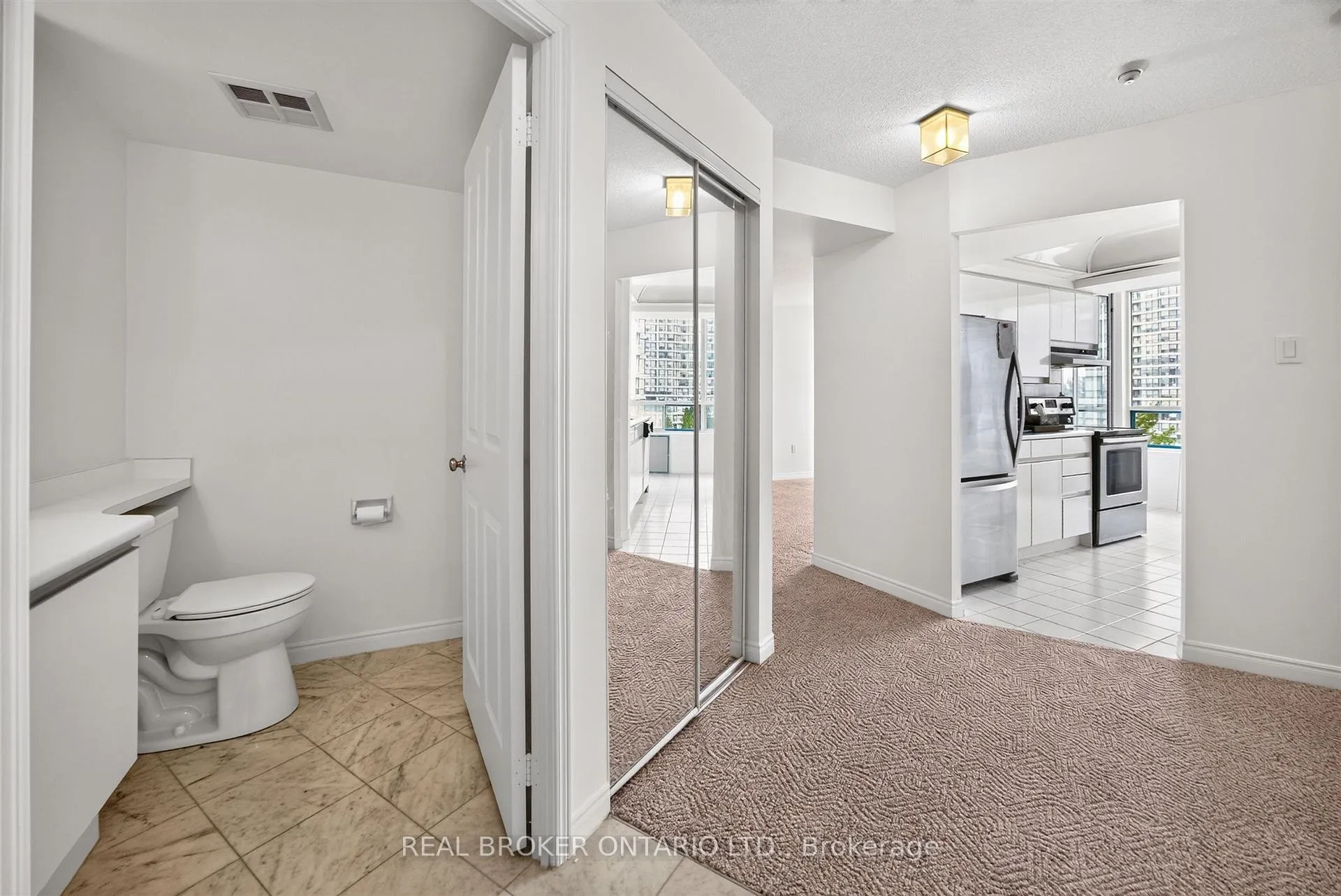 Photo 3 of Unit 501, 7250 Yonge Street, Vaughan, Crestwood-Springfarm-Yorkhill — HOMEH