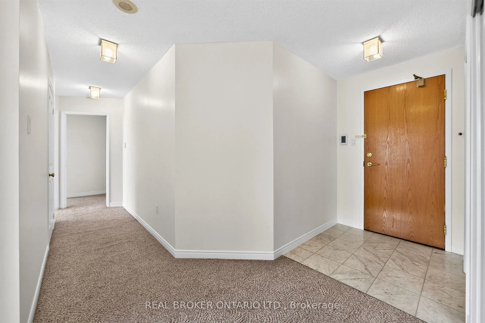 Photo 5 of Unit 501, 7250 Yonge Street, Vaughan, Crestwood-Springfarm-Yorkhill — HOMEH