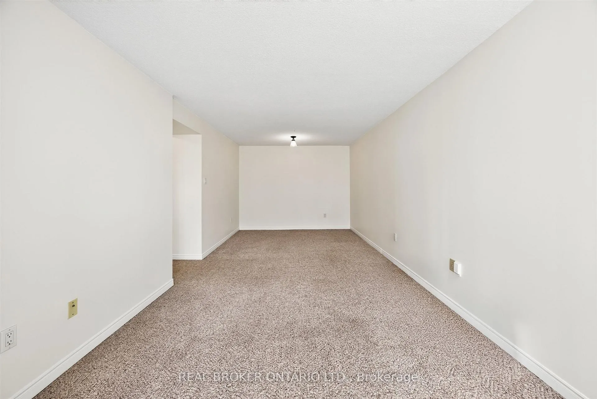 Photo 10 of Unit 501, 7250 Yonge Street, Vaughan, Crestwood-Springfarm-Yorkhill — HOMEH