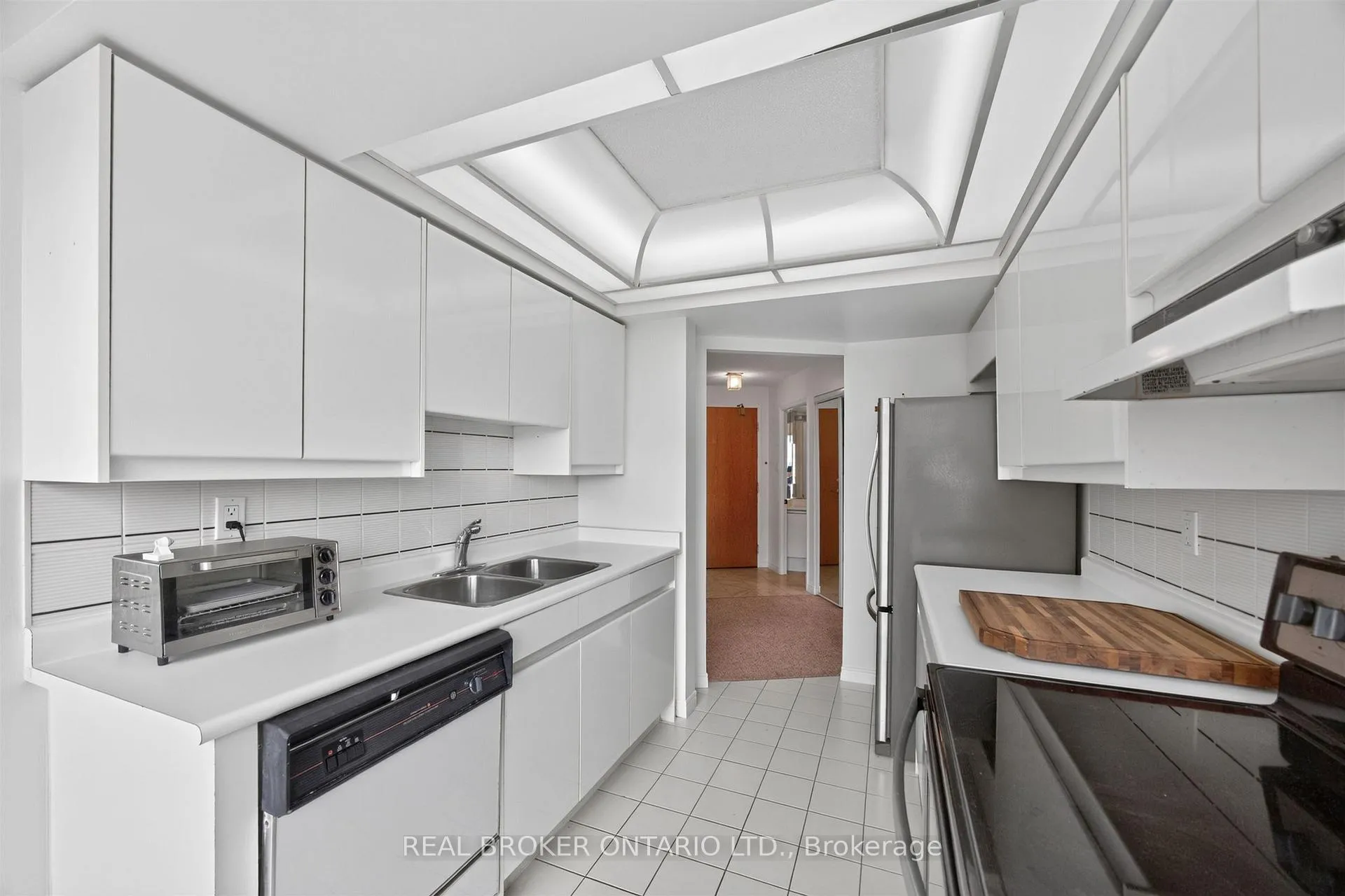Photo 14 of Unit 501, 7250 Yonge Street, Vaughan, Crestwood-Springfarm-Yorkhill — HOMEH