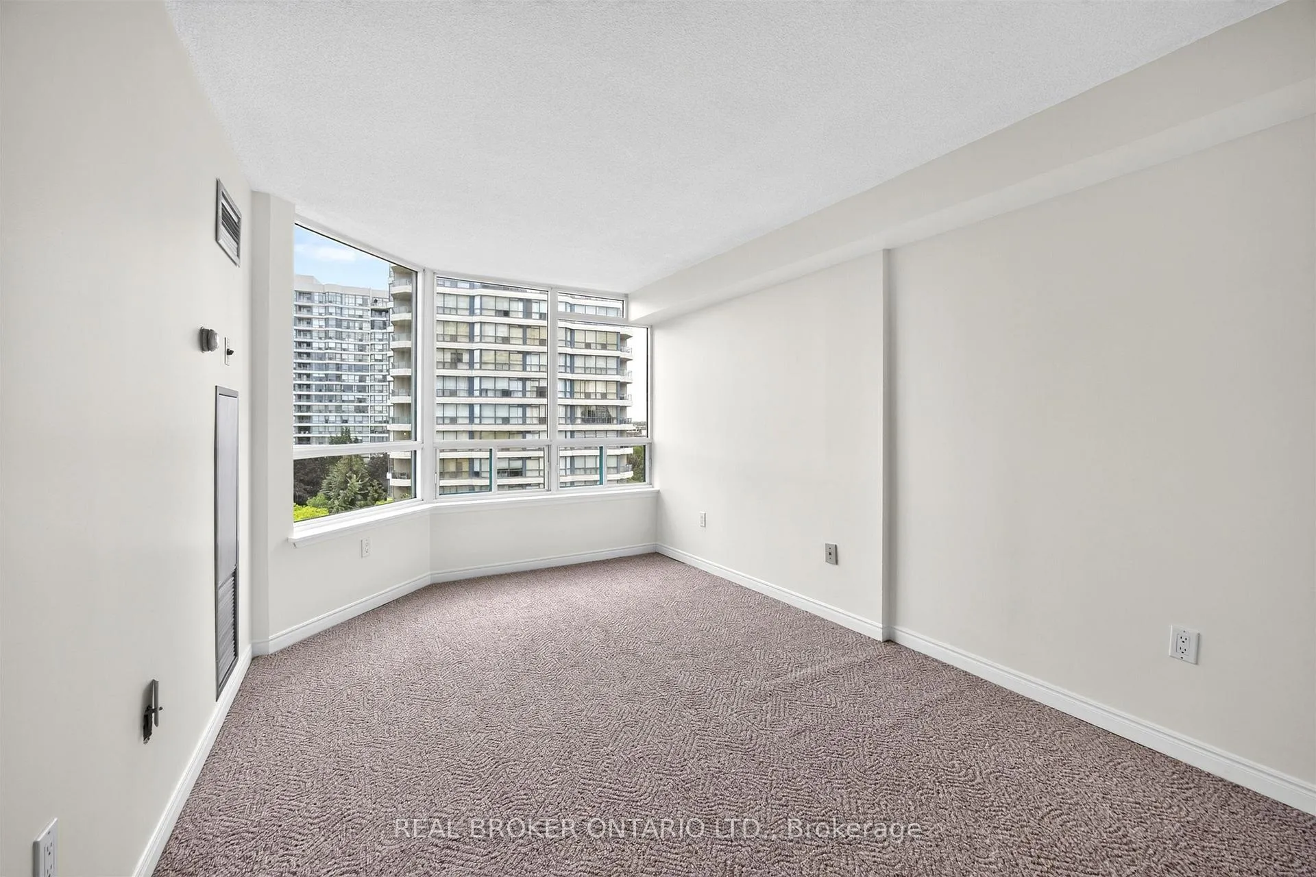 Photo 21 of Unit 501, 7250 Yonge Street, Vaughan, Crestwood-Springfarm-Yorkhill — HOMEH
