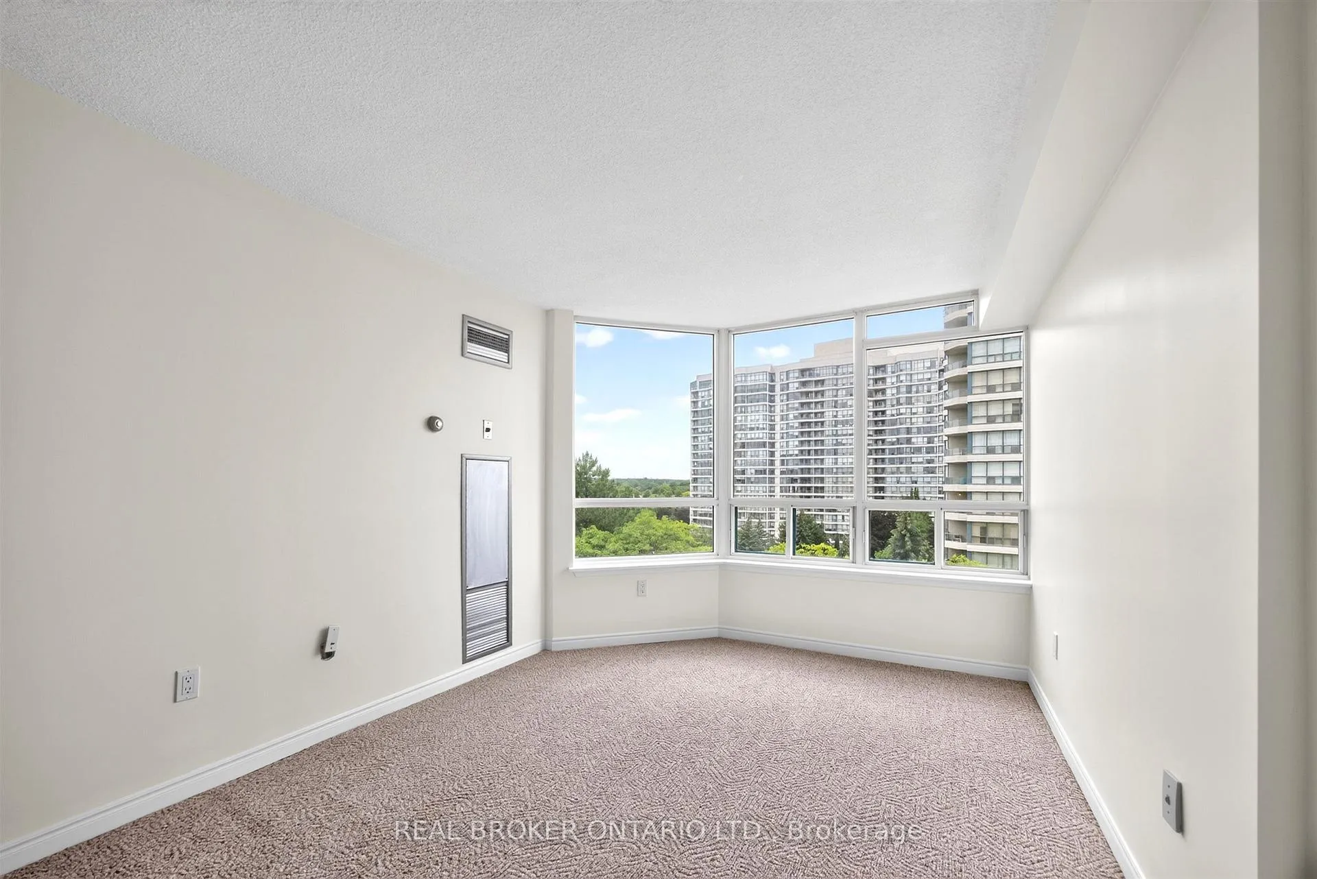 Photo 22 of Unit 501, 7250 Yonge Street, Vaughan, Crestwood-Springfarm-Yorkhill — HOMEH