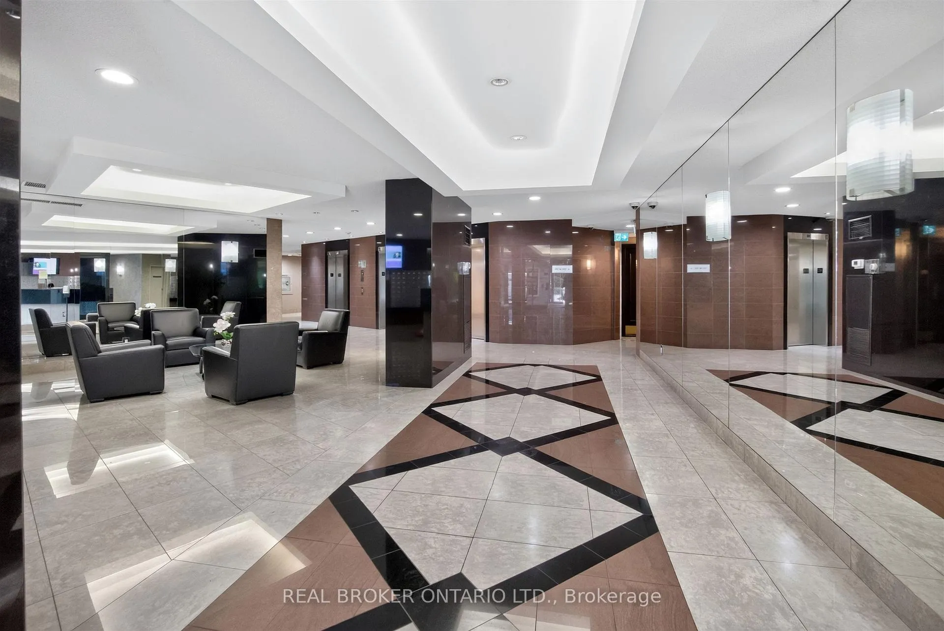 Photo 32 of Unit 501, 7250 Yonge Street, Vaughan, Crestwood-Springfarm-Yorkhill — HOMEH