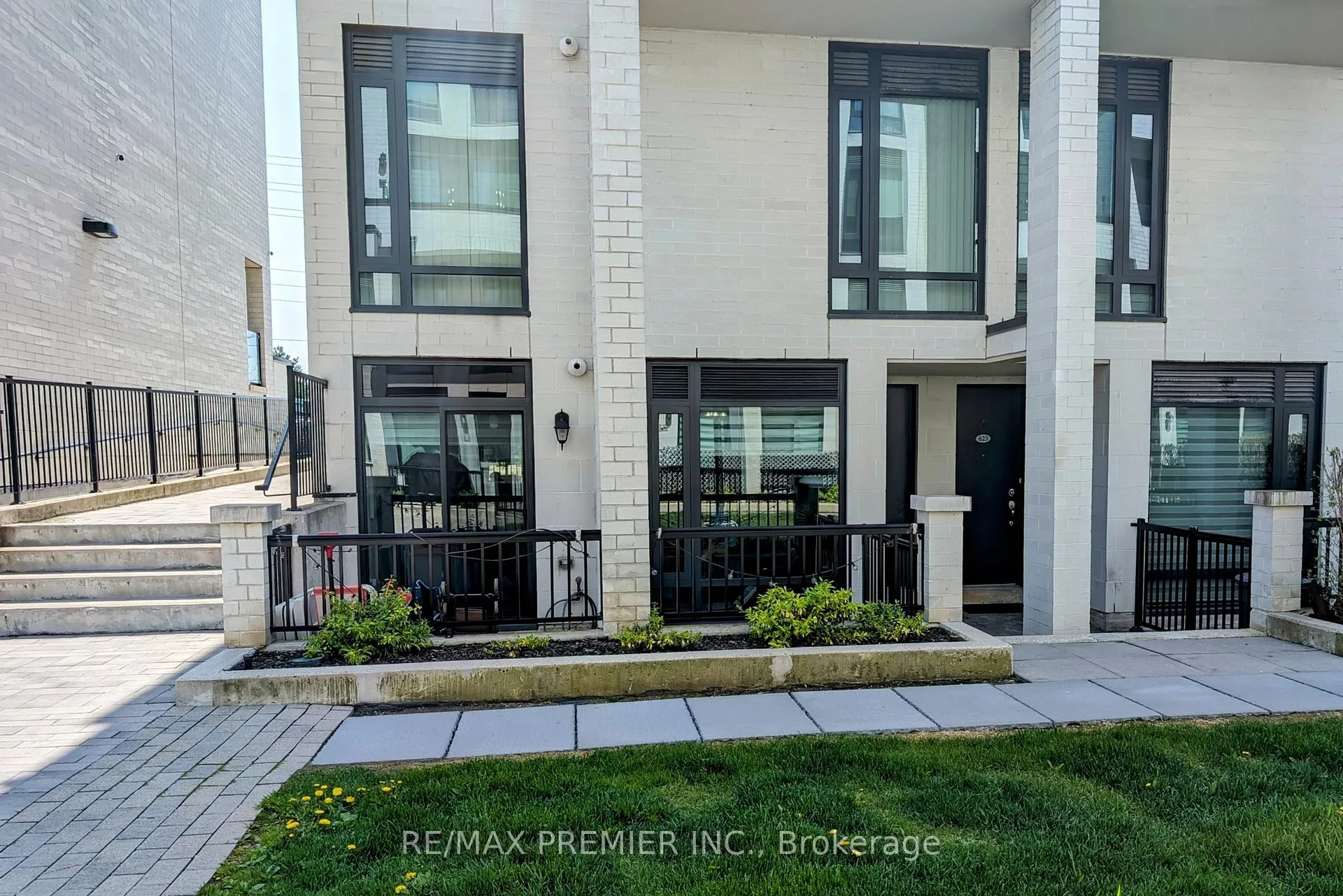 Photo 1 of Unit 624, 140 Widdicombe Hill Boulevard, Etobicoke, Willowridge-Martingrove-Richview — HOMEH