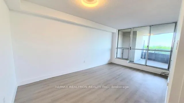 Photo 6 of Unit 505, 21 Vaughan Road, Toronto, Wychwood — HOMEH